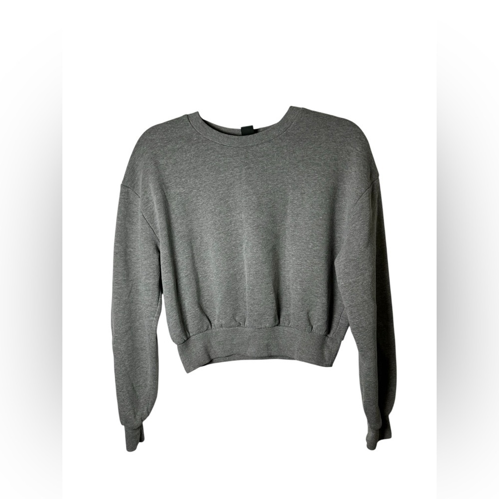 Wild Fable Gray Cropped Crewneck Sweatshirt Women’s‎ Medium Fleece Pullover - Picture 2 of 6